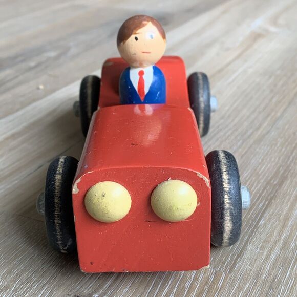 Vintage Wood Sports Car Two (2) Stylish 60’s Dressed ala Bond And Moneypenny - Picture 8 of 15